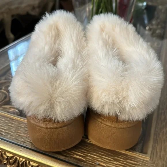 Fluffy Snow slip on Boots - Picture 5 of 7